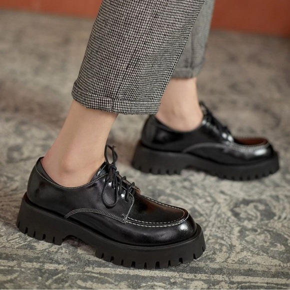 Journee Collection Women Zina Oxford Lace-Up Lug Sole Loafer Shoes Size 6 WD NIB - Picture 7 of 14